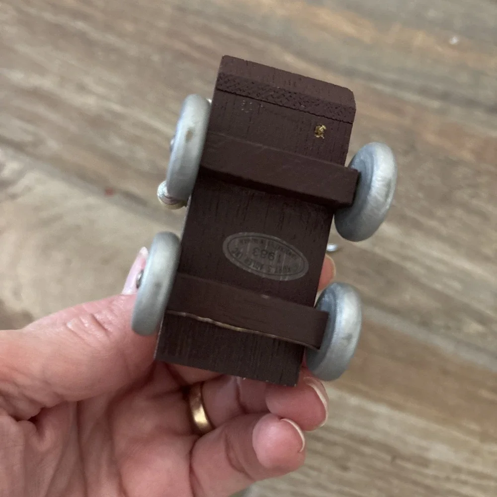 Vintage Wood‎ Wagon Hershey's Chocolate World Ornament 1983 Kurt S. Adler